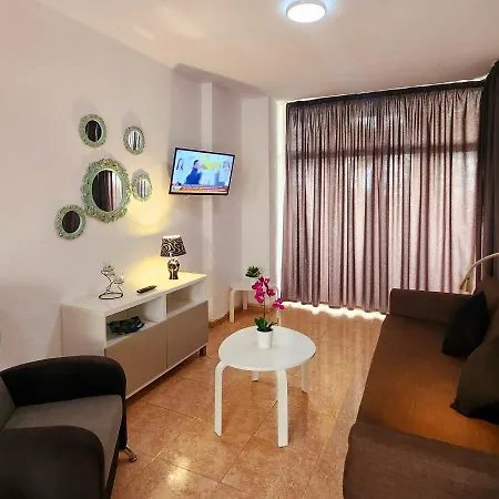 - Barbados - 2 Bedrooms #4 *